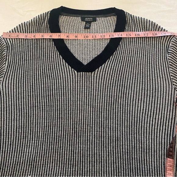 Alfani Men’s Black And White V-Neck Sweater Size XL 100% Cotton. - Picture 5 of 9